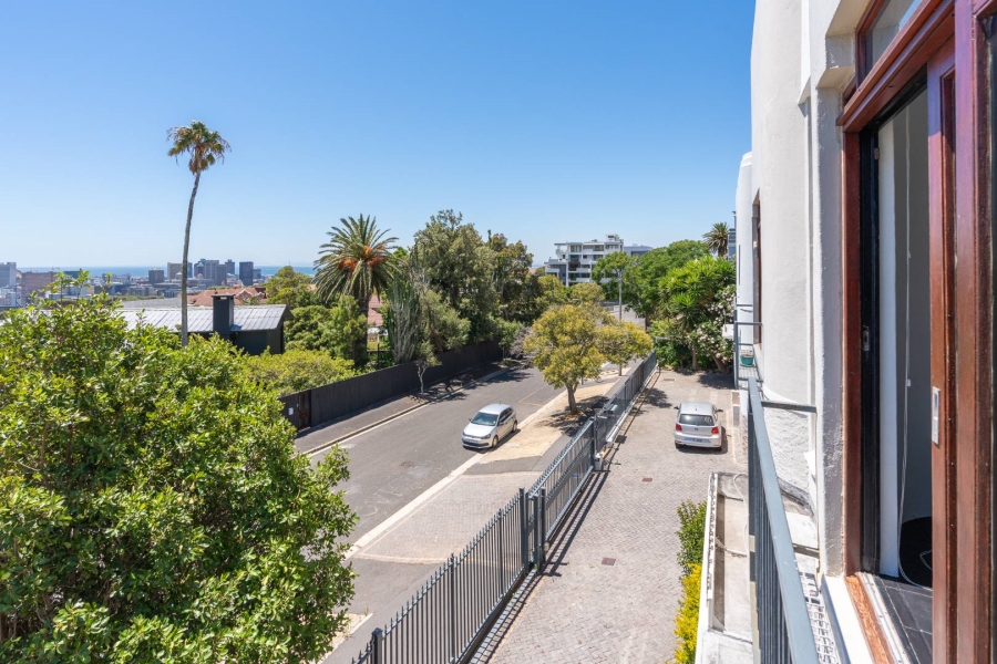 To Let 2 Bedroom Property for Rent in Vredehoek Western Cape